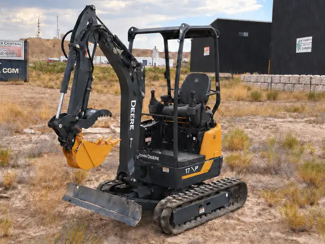 John Deere 17P at the Red Bear yard